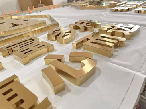 怀化拉丝不锈钢字的特点。